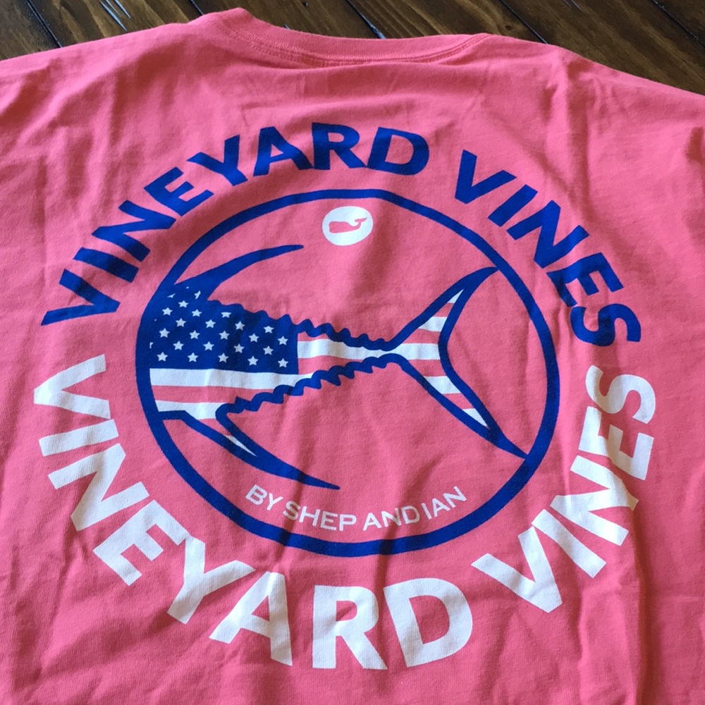 Vineyard Vines T shirt  Brand New! Sz M